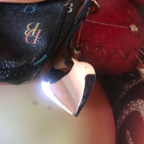 Dooney & Bourke wristlet - Picture 8 of 8